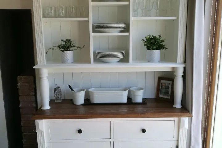 шкаф-витрина